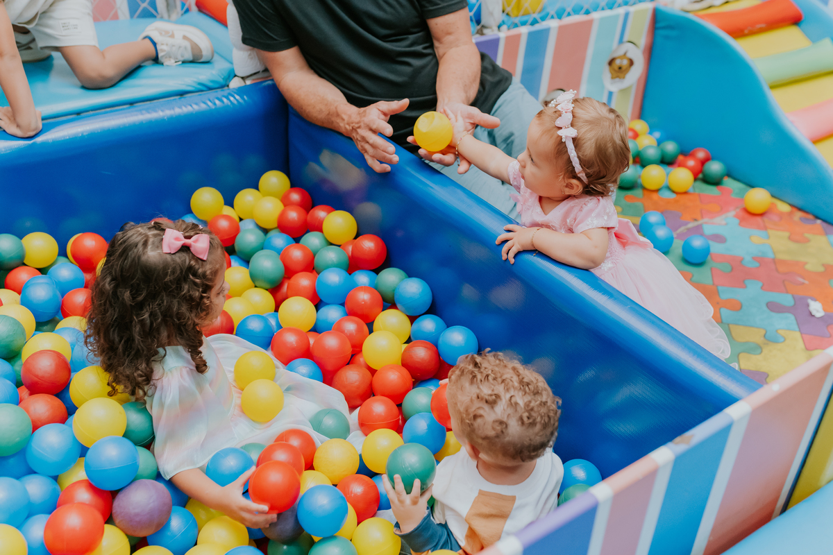 fotografa familia festa infantil 1 ano Elisa tema borboleta casa de festas estação faz de conta taquara Rio de Janeiro Jacarepaguá fotografia 