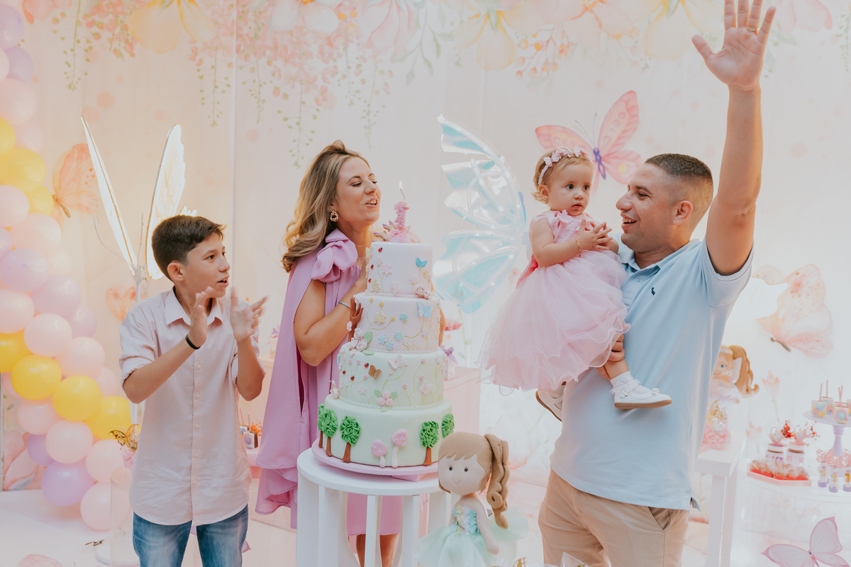 fotografa familia festa infantil 1 ano Elisa tema borboleta casa de festas estação faz de conta taquara Rio de Janeiro Jacarepaguá fotografia 