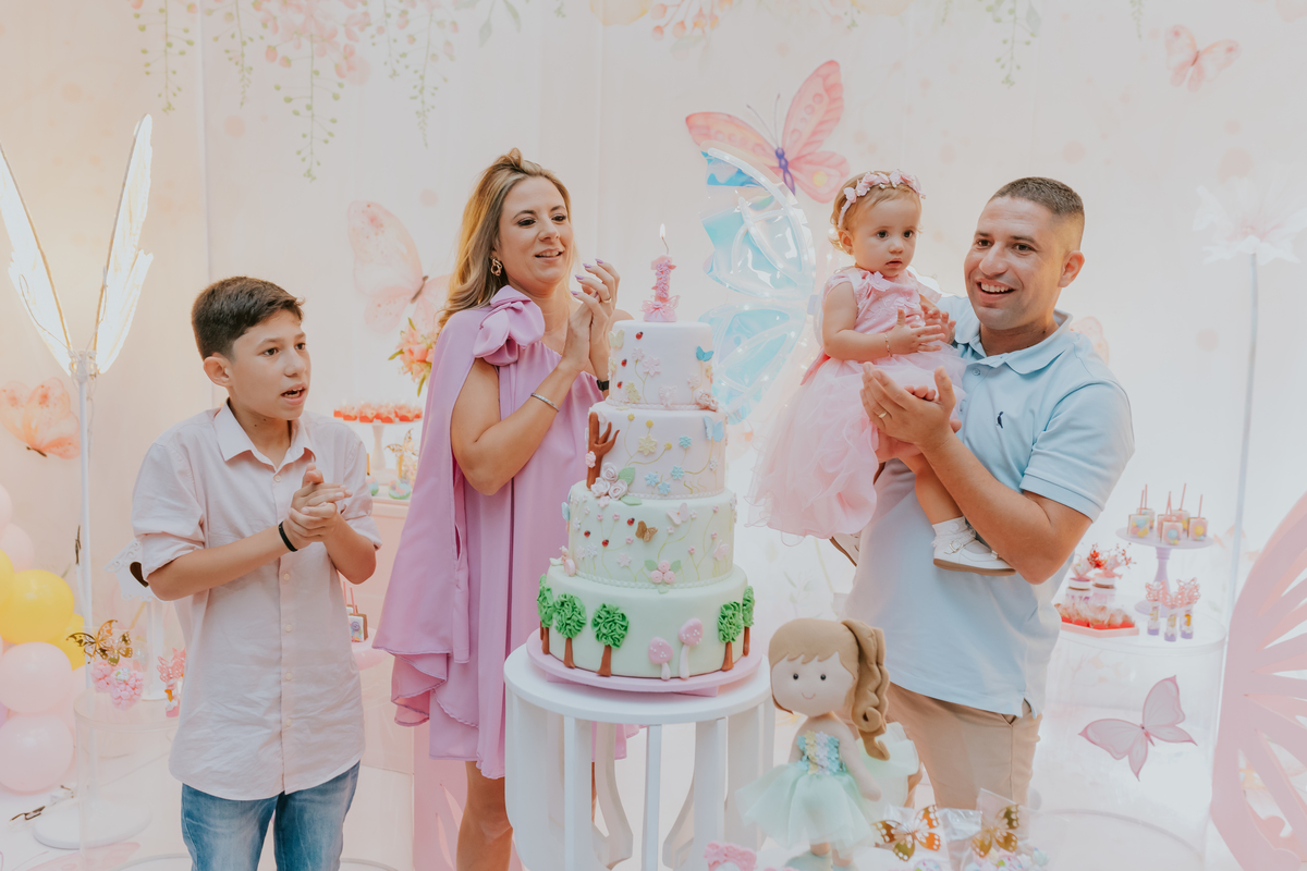 fotografa familia festa infantil 1 ano Elisa tema borboleta casa de festas estação faz de conta taquara Rio de Janeiro Jacarepaguá fotografia 