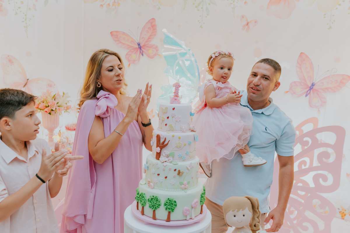 fotografa familia festa infantil 1 ano Elisa tema borboleta casa de festas estação faz de conta taquara Rio de Janeiro Jacarepaguá fotografia 
