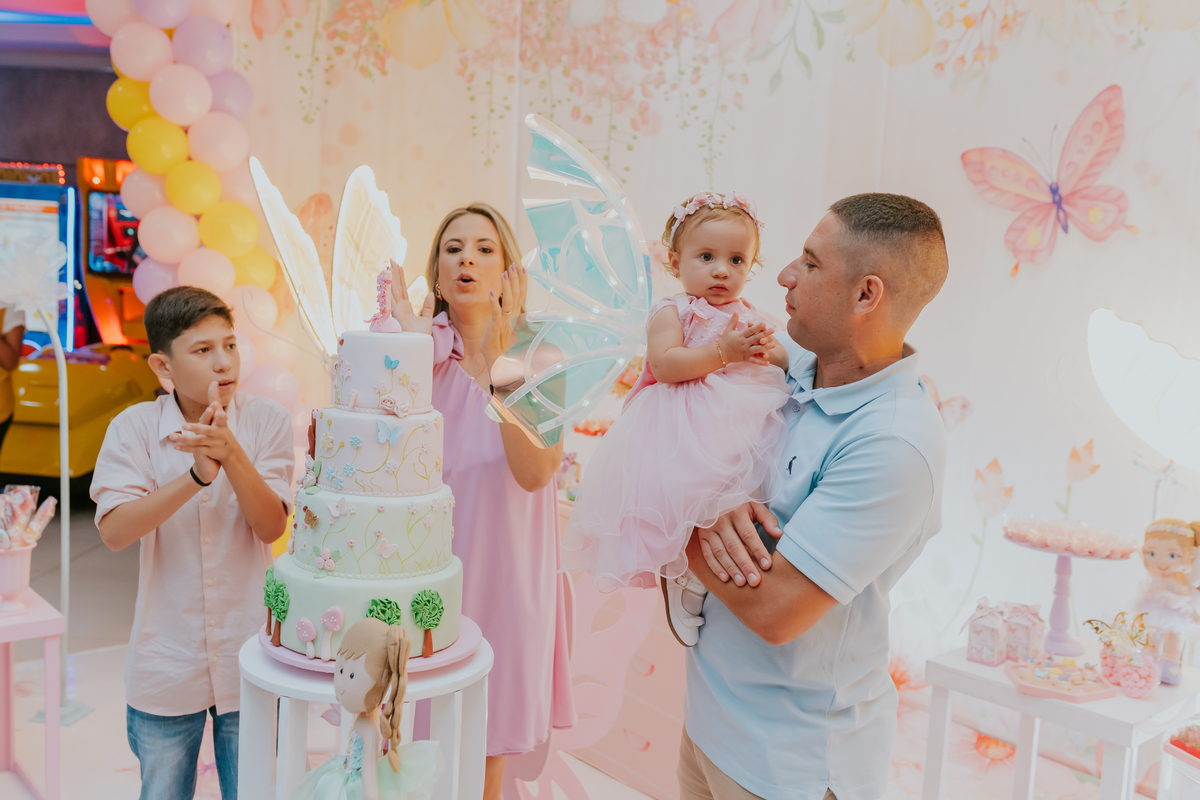 fotografa familia festa infantil 1 ano Elisa tema borboleta casa de festas estação faz de conta taquara Rio de Janeiro Jacarepaguá fotografia 