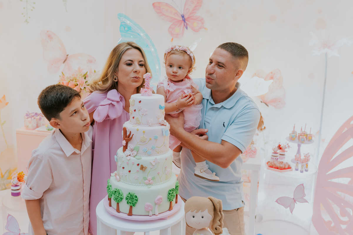 fotografa familia festa infantil 1 ano Elisa tema borboleta casa de festas estação faz de conta taquara Rio de Janeiro Jacarepaguá fotografia 