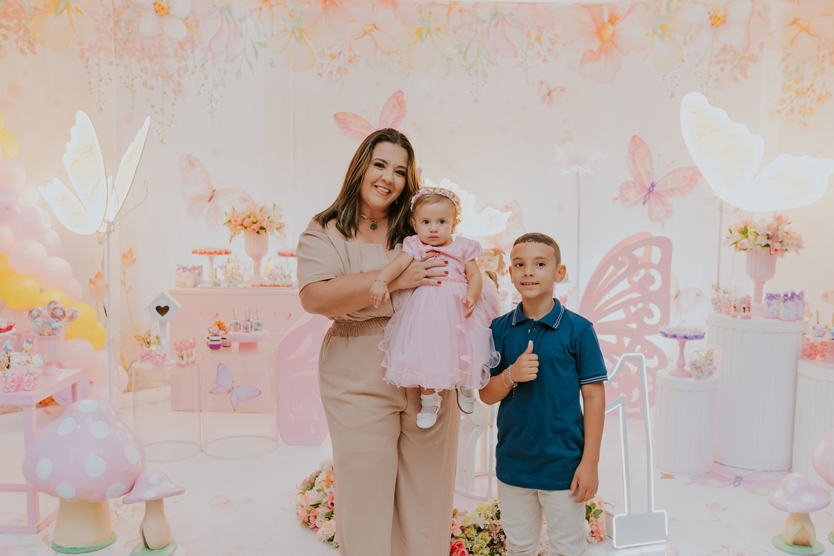 fotografa familia festa infantil 1 ano Elisa tema borboleta casa de festas estação faz de conta taquara Rio de Janeiro Jacarepaguá fotografia 
