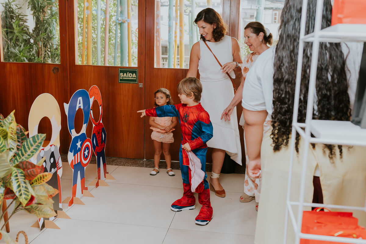 fotografia festa infantil fotografa familia 4 anos Guillermo tema super herois casa de festas espoleta Buffet botafogo rj rio de janeiro 