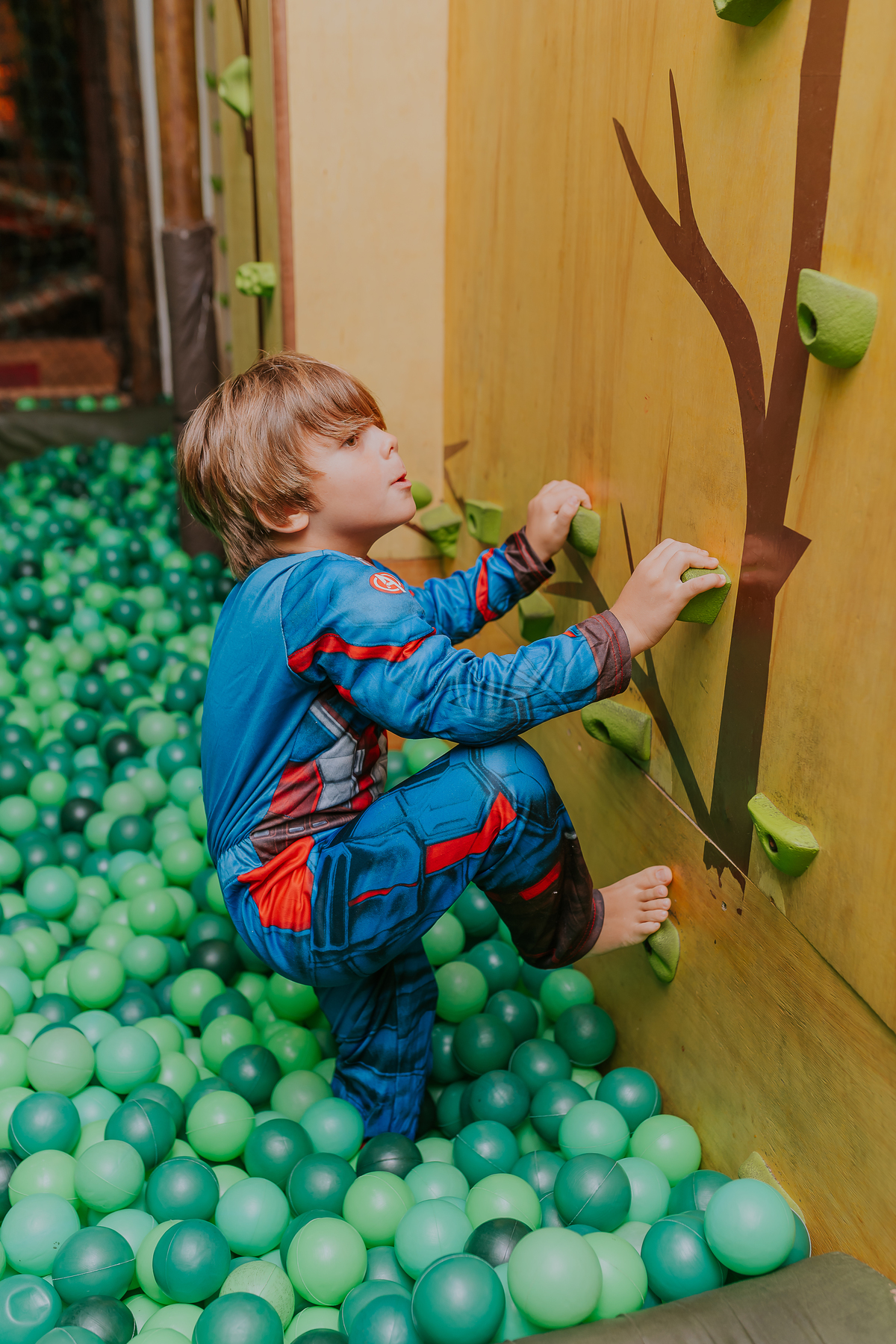 fotografia festa infantil fotografa familia 4 anos Guillermo tema super herois casa de festas espoleta Buffet botafogo rj rio de janeiro 