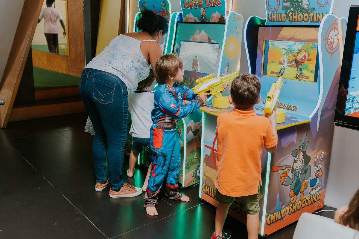 fotografia festa infantil fotografa familia 4 anos Guillermo tema super herois casa de festas espoleta Buffet botafogo rj rio de janeiro 