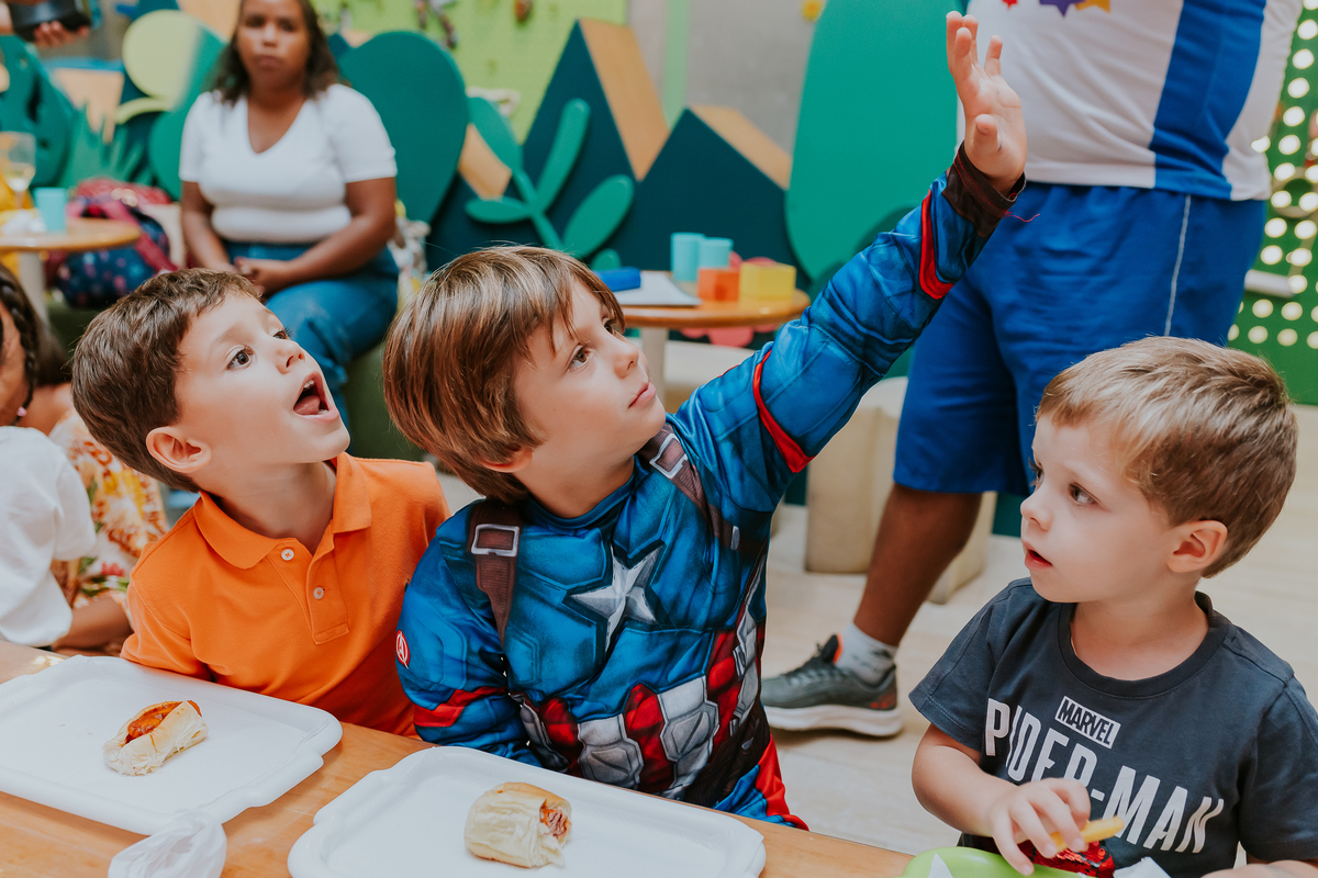fotografia festa infantil fotografa familia 4 anos Guillermo tema super herois casa de festas espoleta Buffet botafogo rj rio de janeiro 