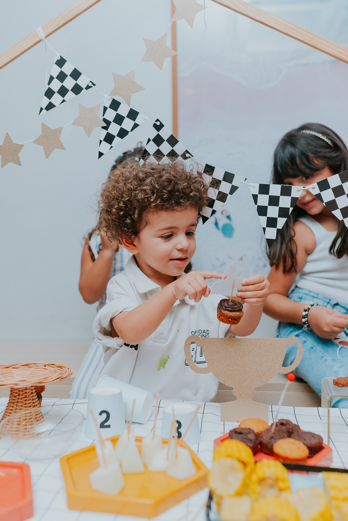 fotografa festa infantil fotografia familia niteroi icarai rio de janeiro 3 anos antonio tema carros bicicleta rj 
