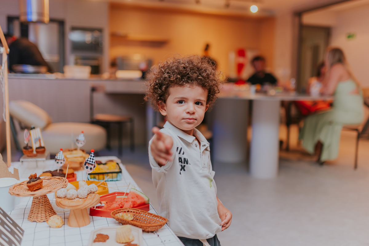 fotografa festa infantil fotografia familia niteroi icarai rio de janeiro 3 anos antonio tema carros bicicleta rj 