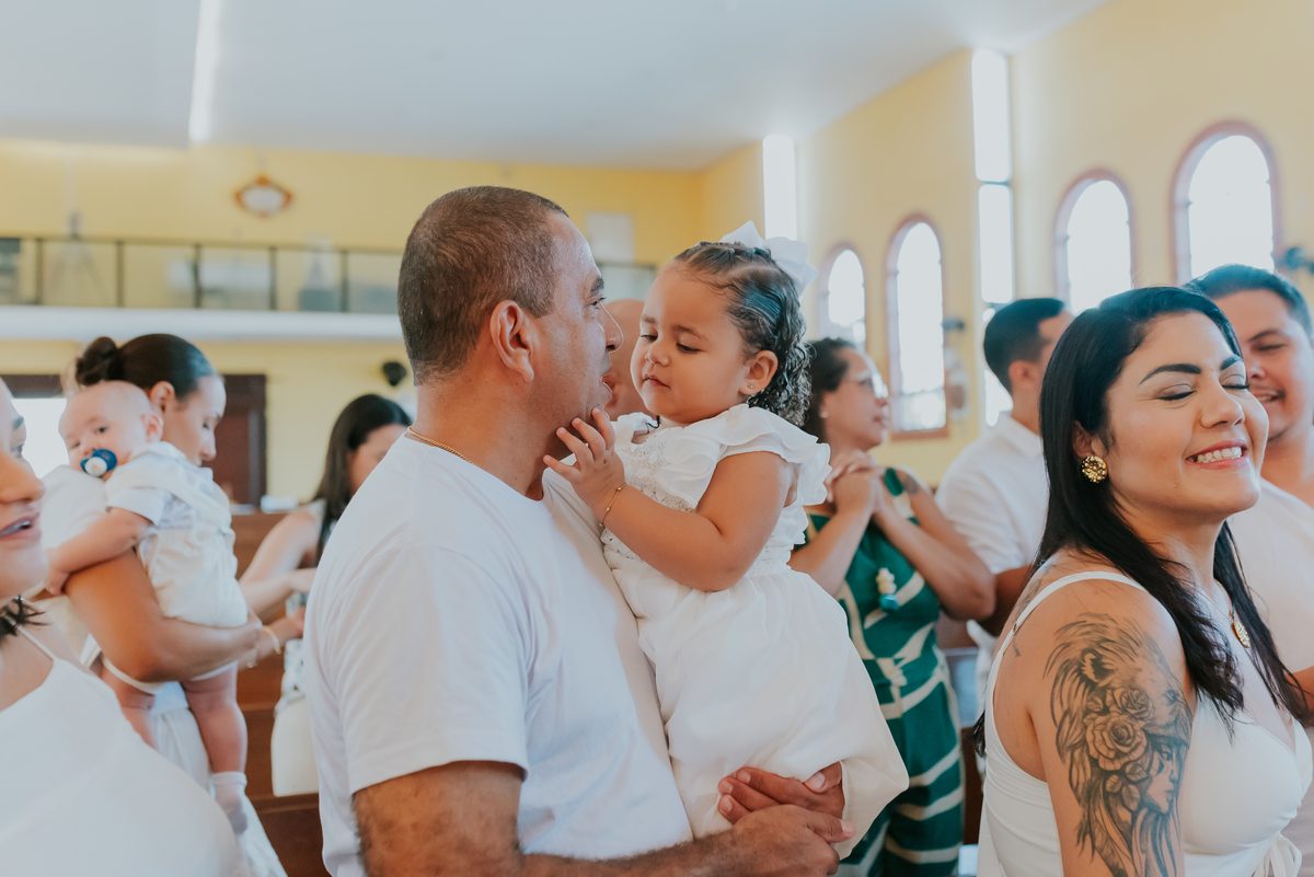 Fotógrafa de família Batizado na Paróquia Nossa Senhora Aparecida- Ilha do Governador, RJ batismo monero fotografia 