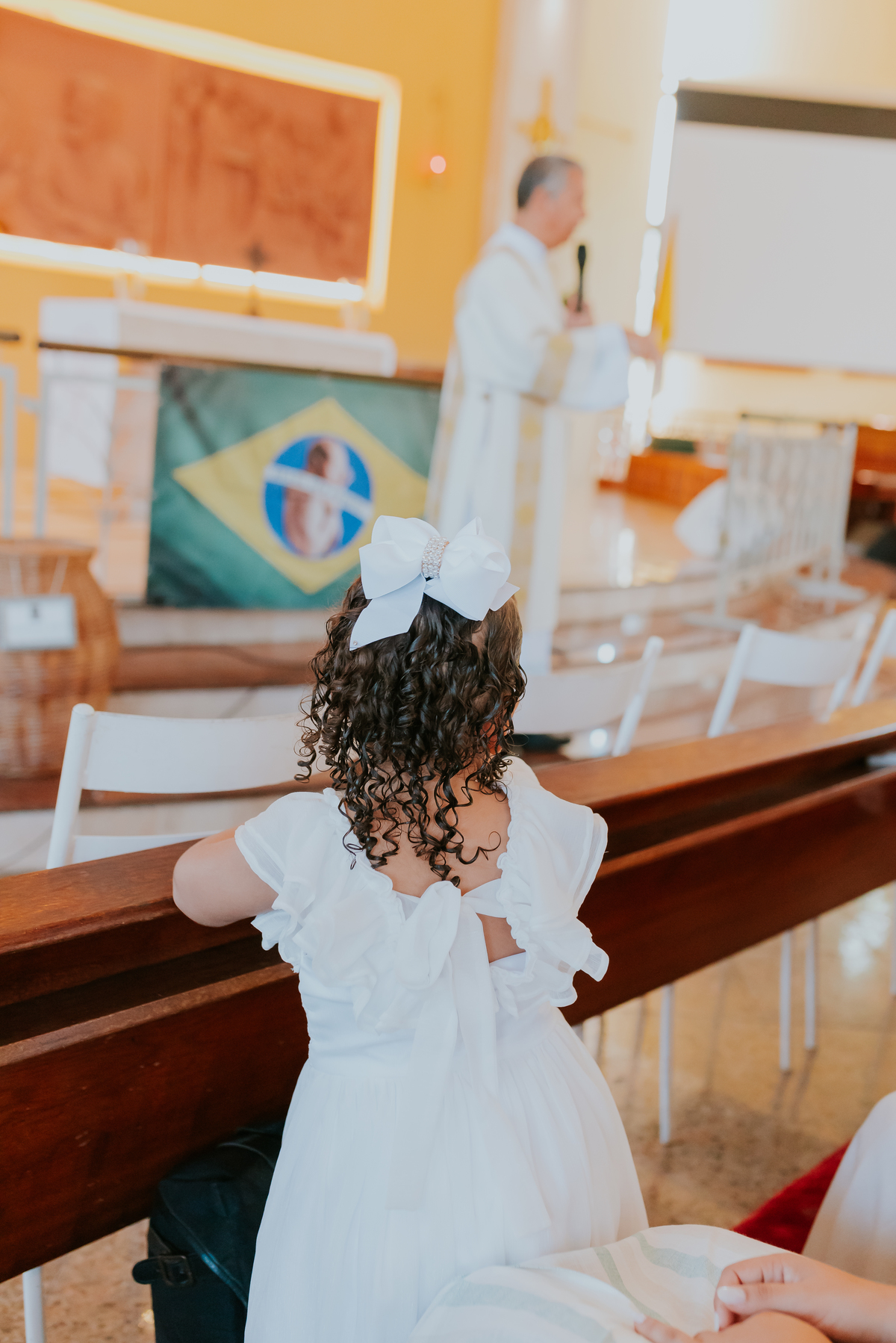 Fotógrafa de família Batizado na Paróquia Nossa Senhora Aparecida- Ilha do Governador, RJ batismo moreno fotografia 