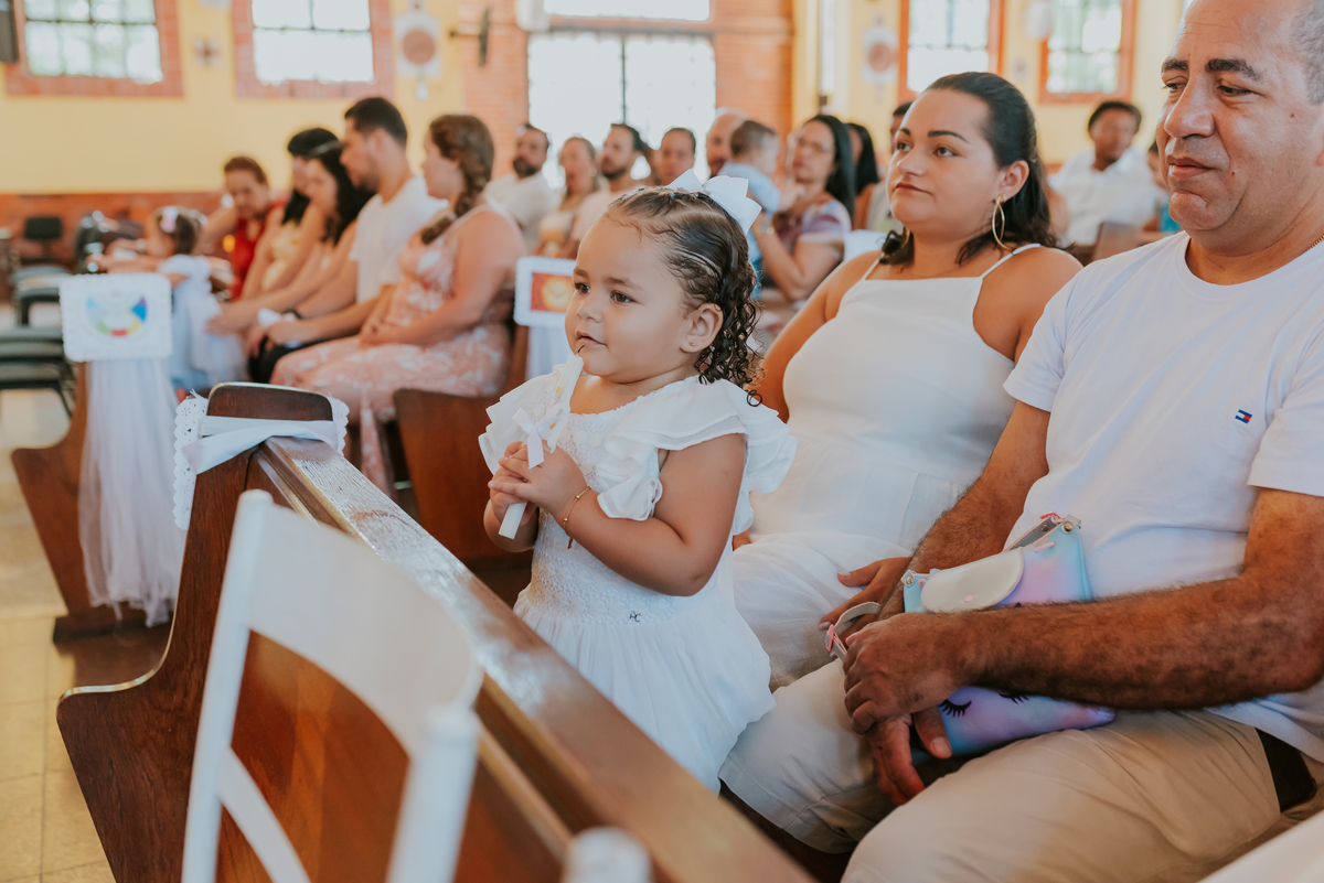 Fotógrafa de família Batizado na Paróquia Nossa Senhora Aparecida- Ilha do Governador, RJ batismo moreno fotografia 