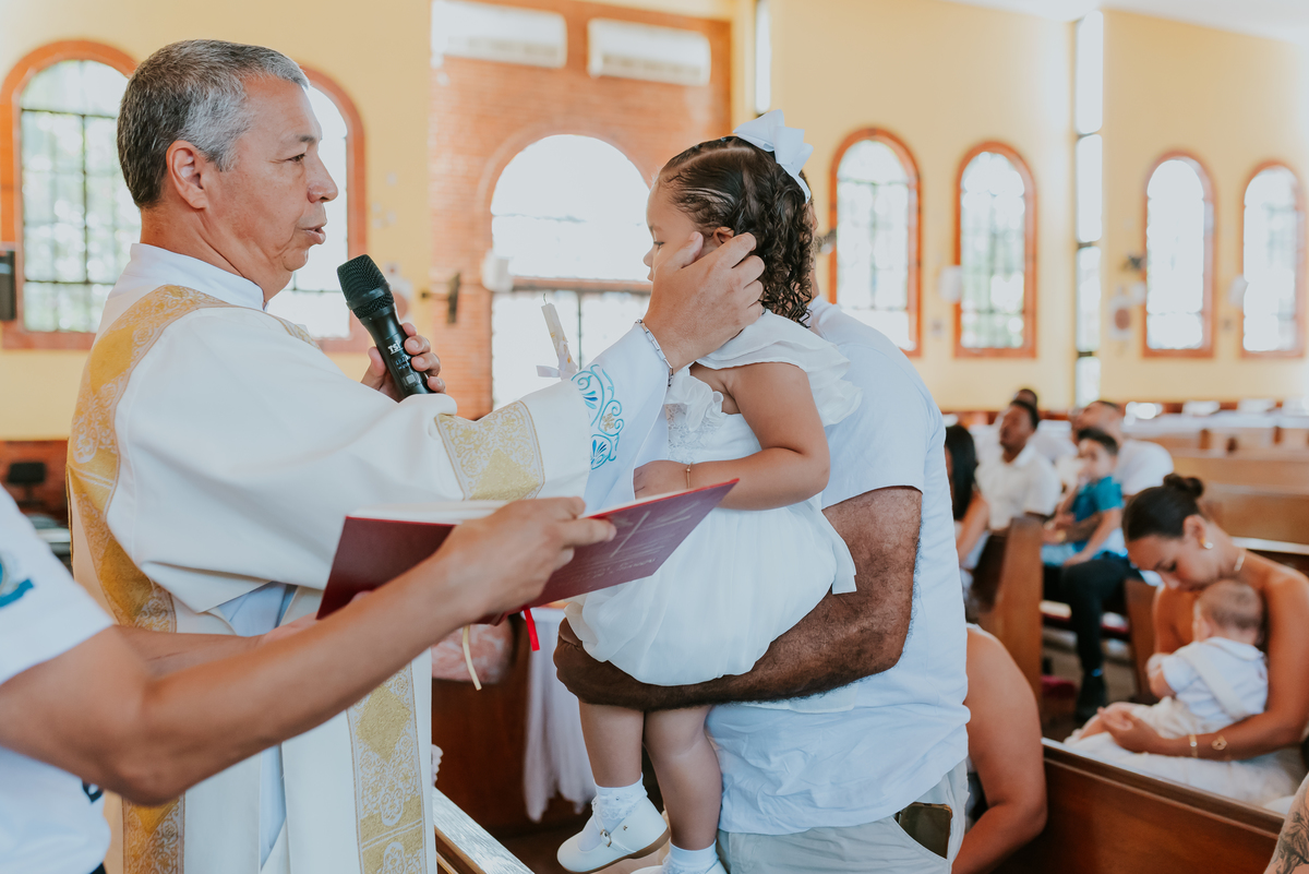 Fotógrafa de família Batizado na Paróquia Nossa Senhora Aparecida- Ilha do Governador, RJ batismo monero fotografia 