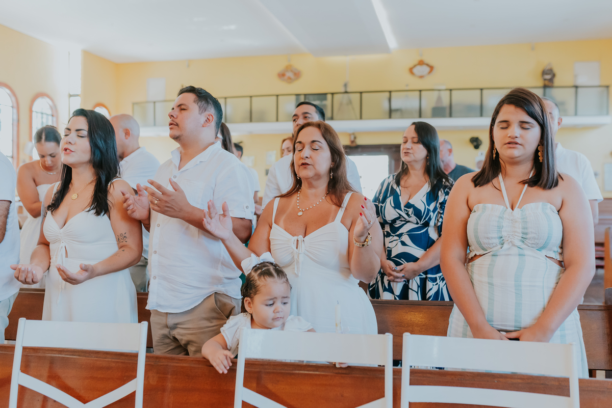 Fotógrafa de família Batizado na Paróquia Nossa Senhora Aparecida- Ilha do Governador, RJ batismo monero fotografia 