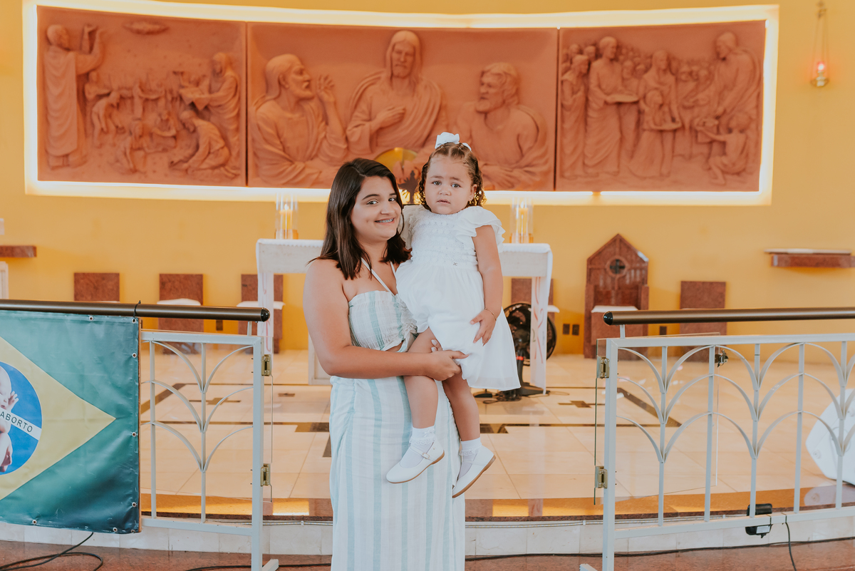 Fotógrafa de família Batizado na Paróquia Nossa Senhora Aparecida- Ilha do Governador, RJ batismo monero fotografia 