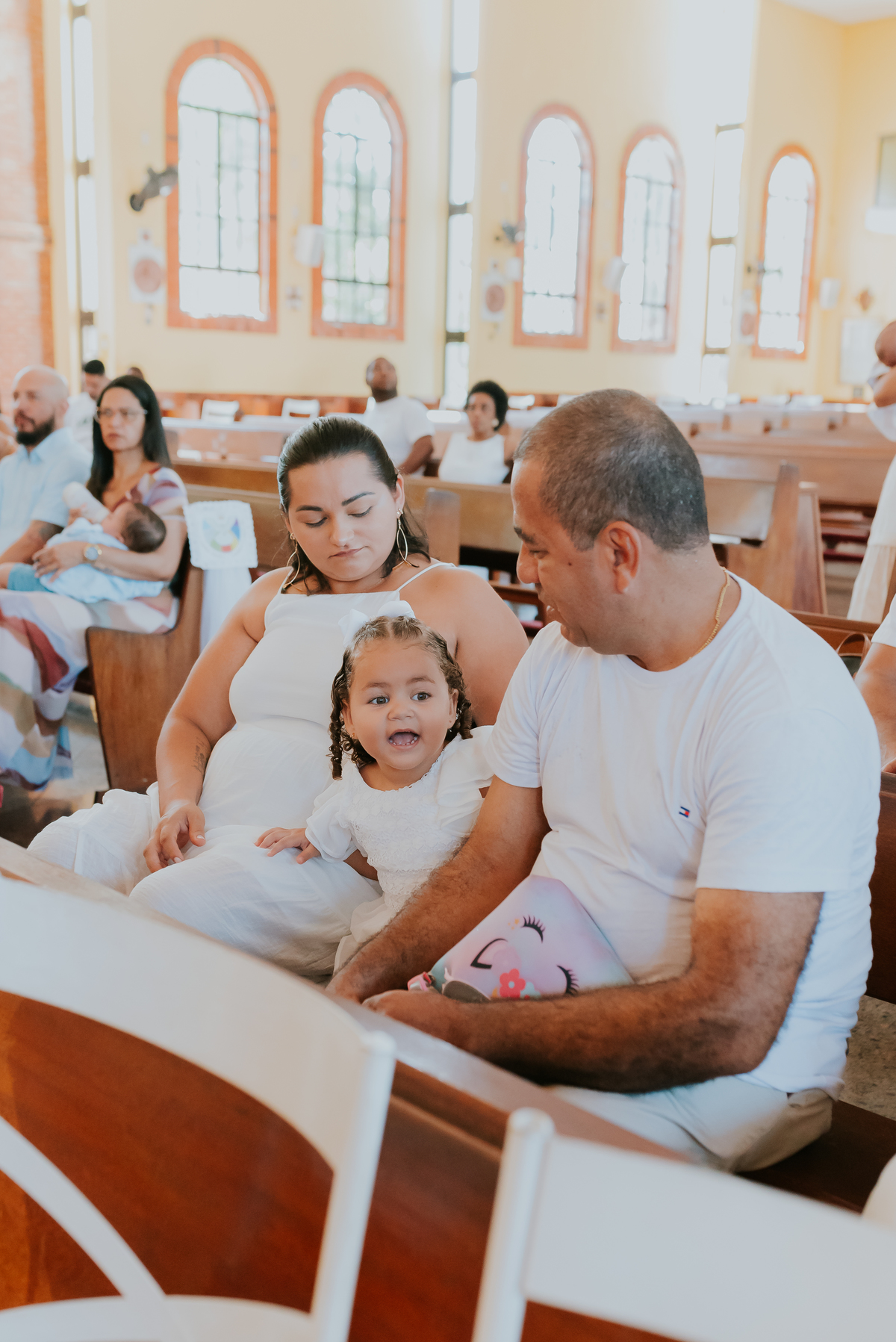 Fotógrafa de família Batizado na Paróquia Nossa Senhora Aparecida- Ilha do Governador, RJ batismo monero fotografia 