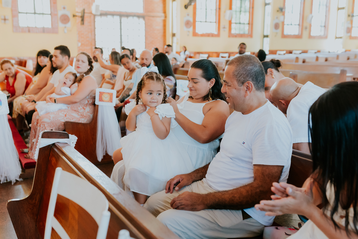 Fotógrafa de família Batizado na Paróquia Nossa Senhora Aparecida- Ilha do Governador, RJ batismo monero fotografia 