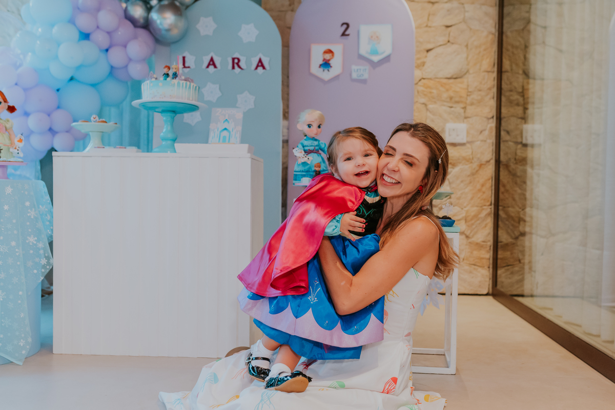 fotografa de familia festa infantil rio de janeiro rj barra da Tijuca Lara 2 anos decoracao tema Frozen 
