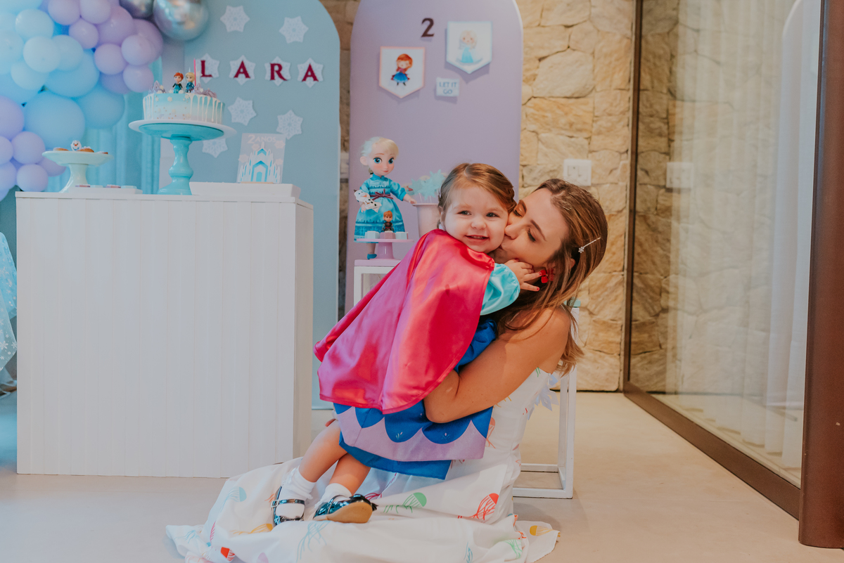 fotografa de familia festa infantil rio de janeiro rj barra da Tijuca Lara 2 anos decoracao tema Frozen 