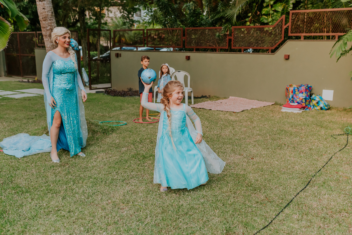 fotografa de familia festa infantil rio de janeiro rj barra da Tijuca Lara 2 anos decoracao tema Frozen 