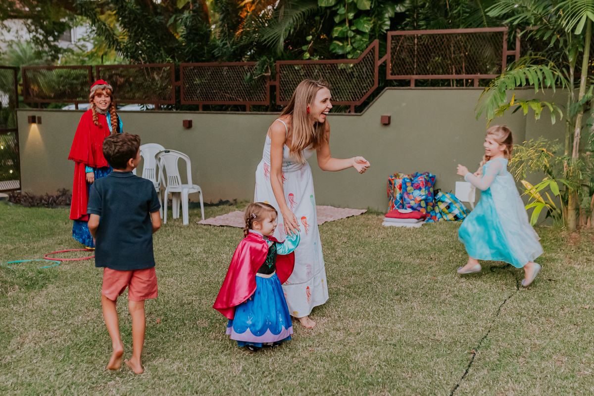 fotografa de familia festa infantil rio de janeiro rj barra da Tijuca Lara 2 anos decoracao tema Frozen 