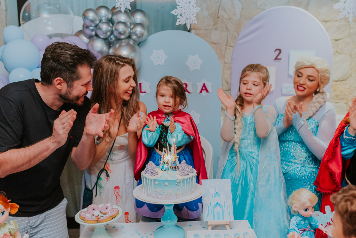 fotografa de familia festa infantil rio de janeiro rj barra da Tijuca Lara 2 anos decoracao tema Frozen 