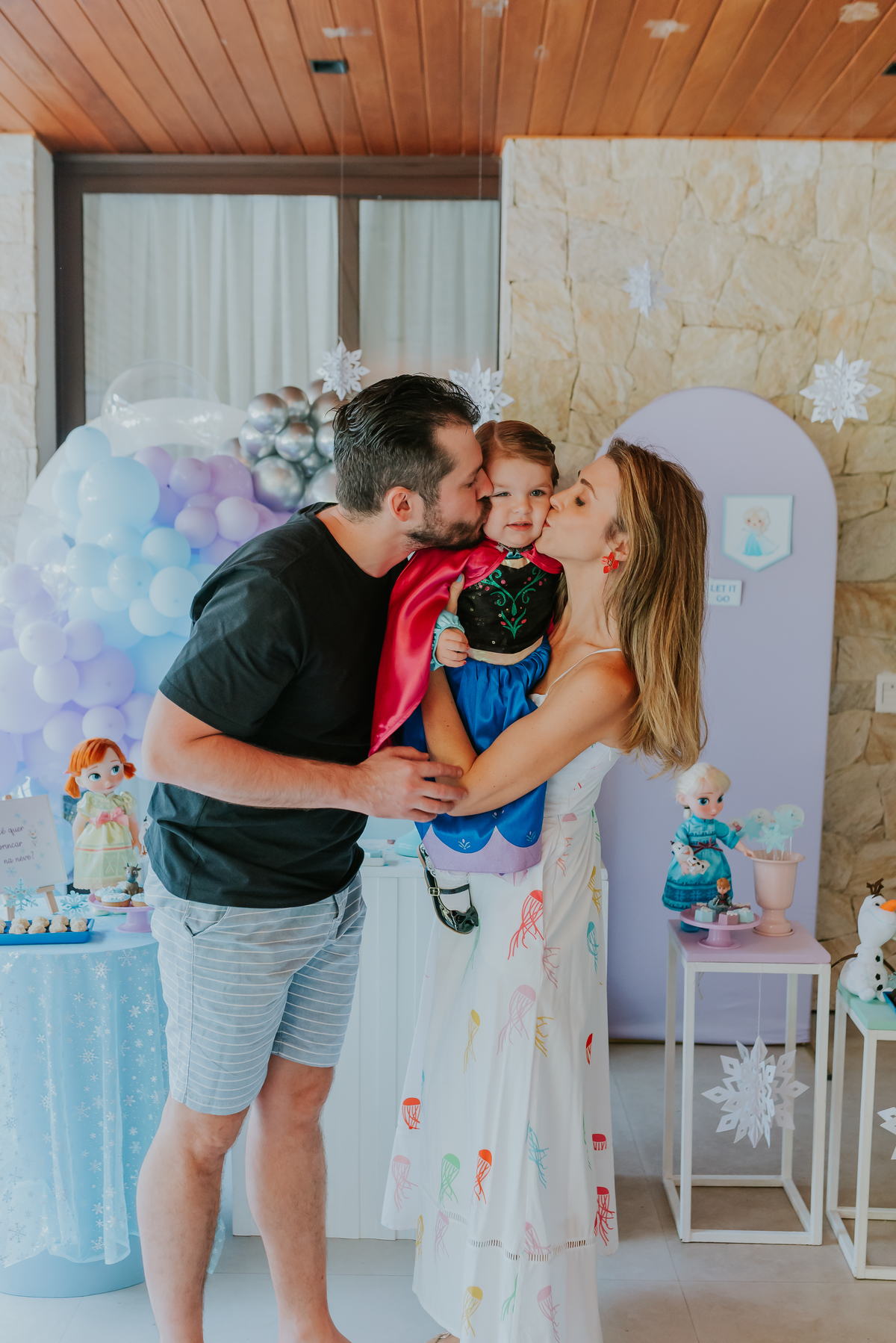 fotografa de familia festa infantil rio de janeiro rj barra da Tijuca Lara 2 anos decoracao tema Frozen 