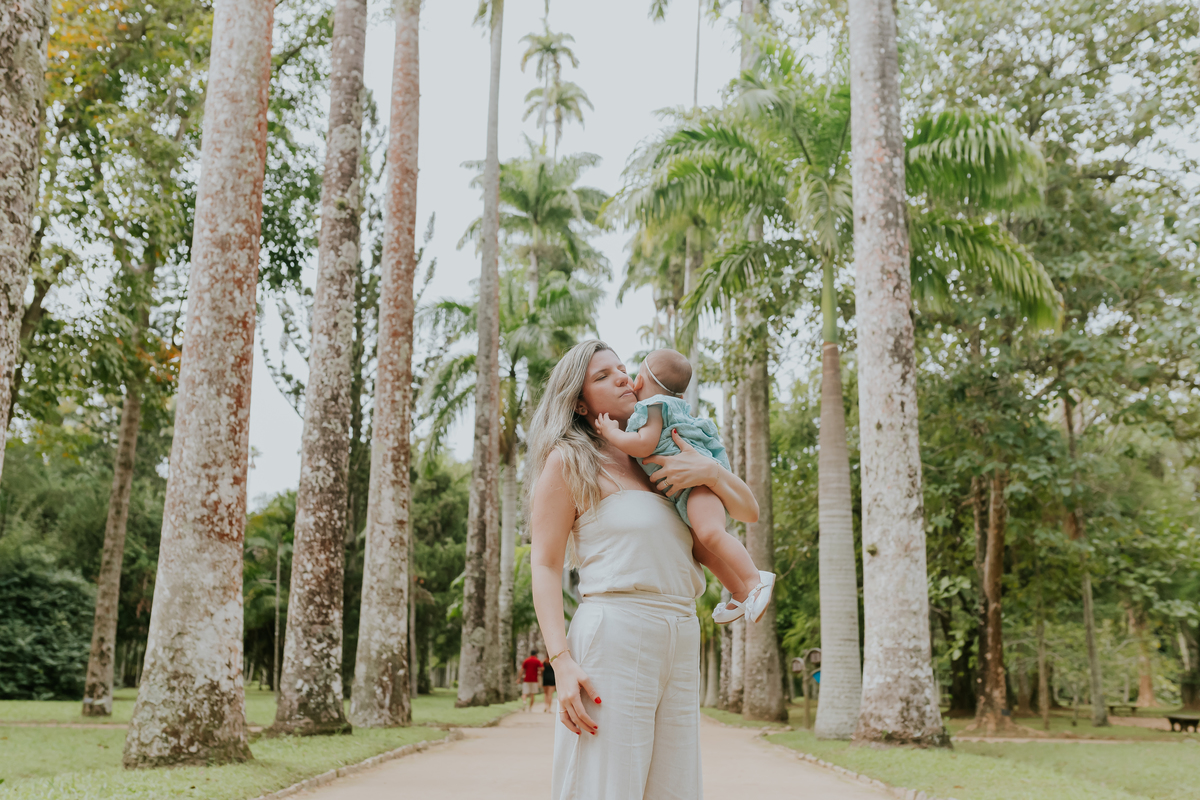 Fotografia de familia- Ensaio no Jardim Botânico, RJ fotografa Rio de Janeiro acompanhamento externo Manuela 10 meses sessão