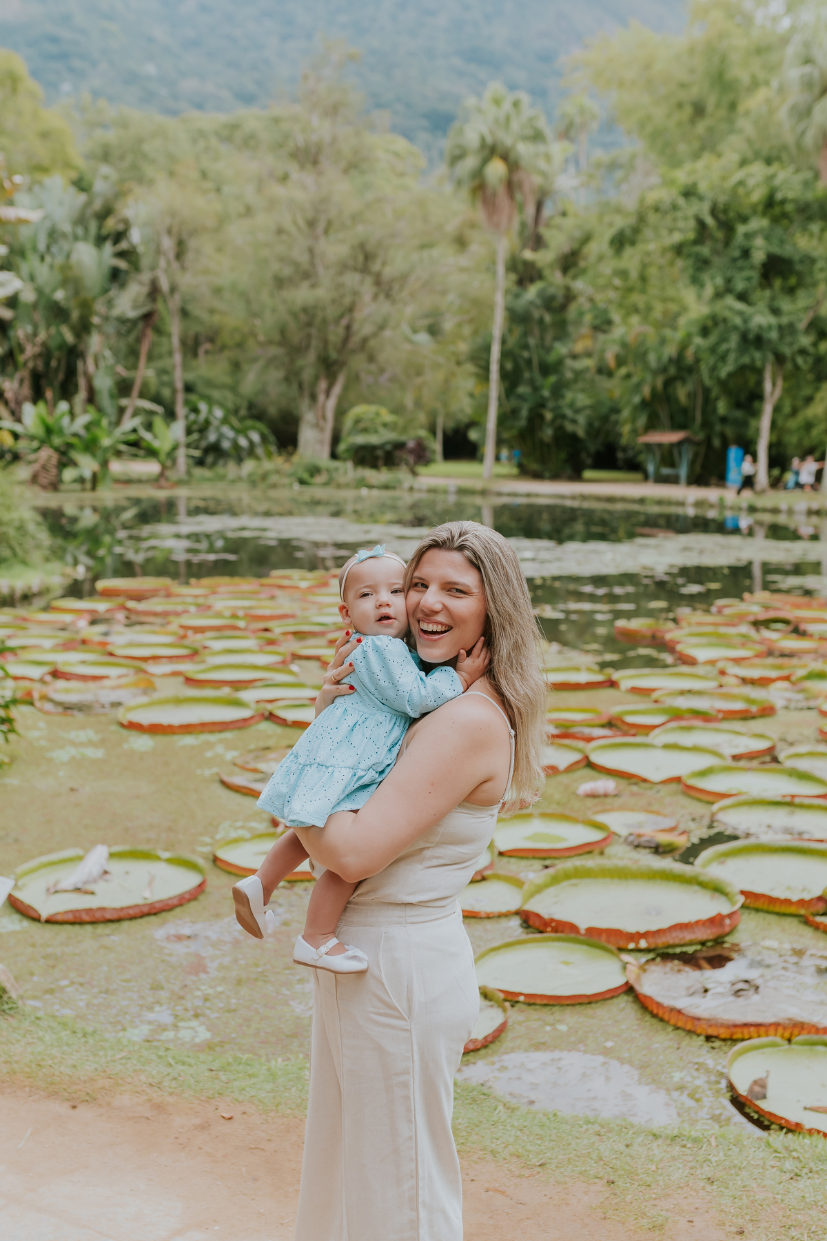 Fotografia de familia- Ensaio no Jardim Botânico, RJ fotografa Rio de Janeiro acompanhamento externo Manuela 10 meses sessão