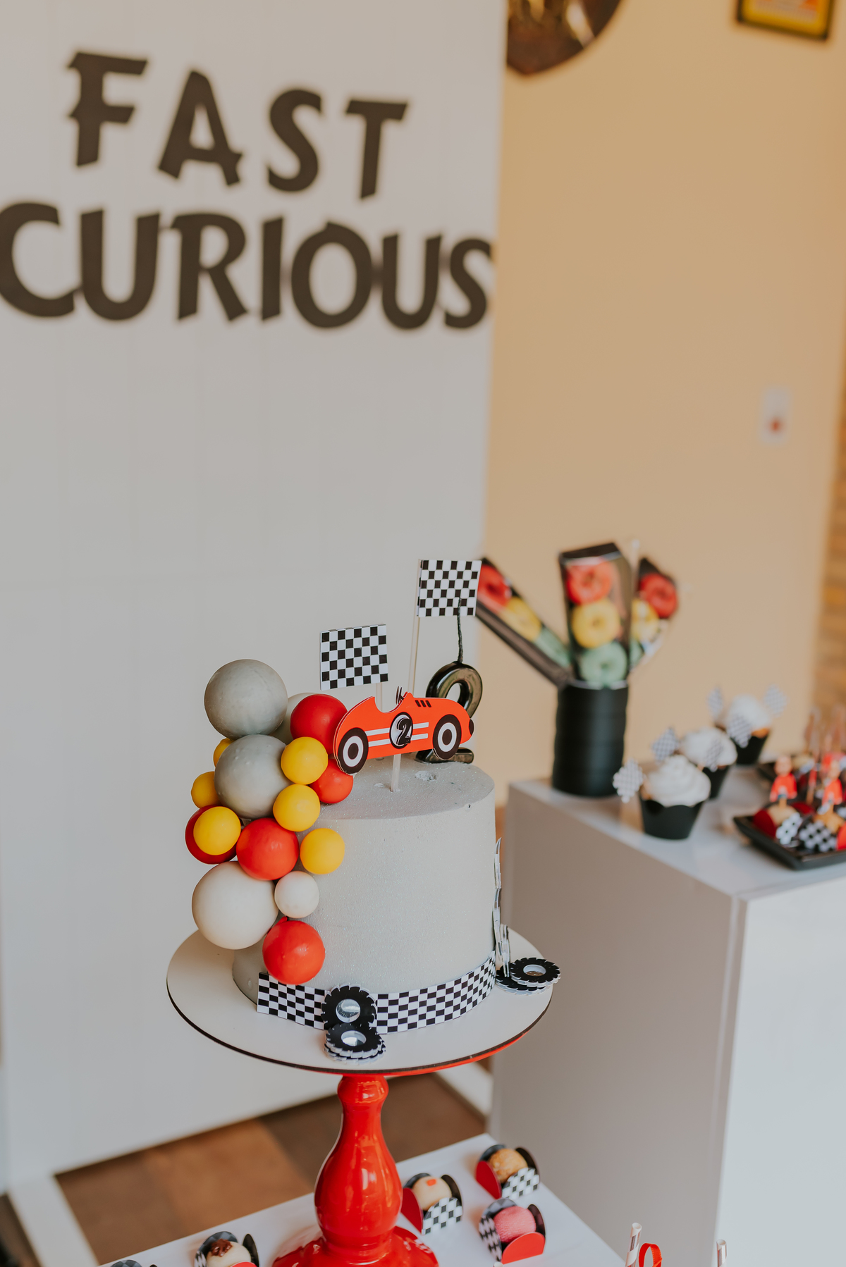 fotografia festa infantil Rio de Janeiro rj fotografa familia 2 anos Nicolas tema carros em casa 