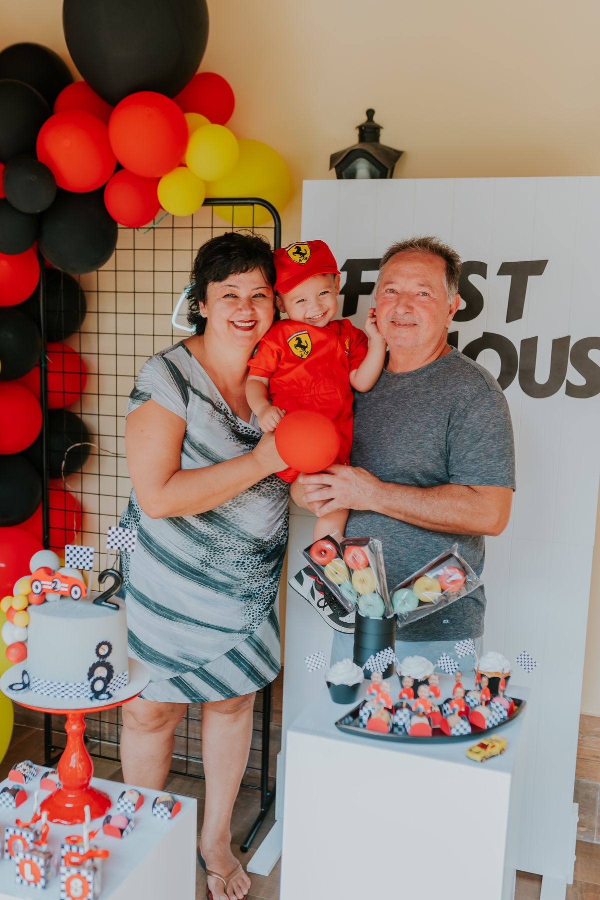 fotografia festa infantil Rio de Janeiro rj fotografa familia 2 anos Nicolas tema carros em casa 
