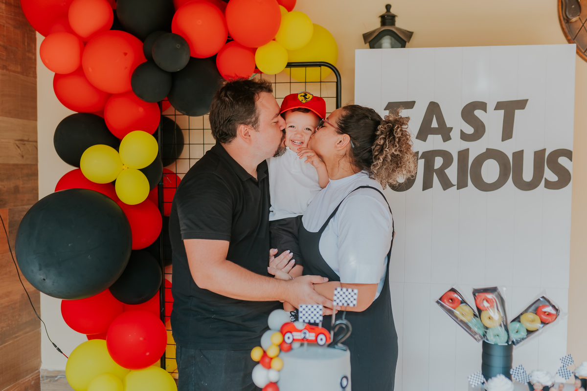fotografia festa infantil Rio de Janeiro rj fotografa familia 2 anos Nicolas tema carros em casa 