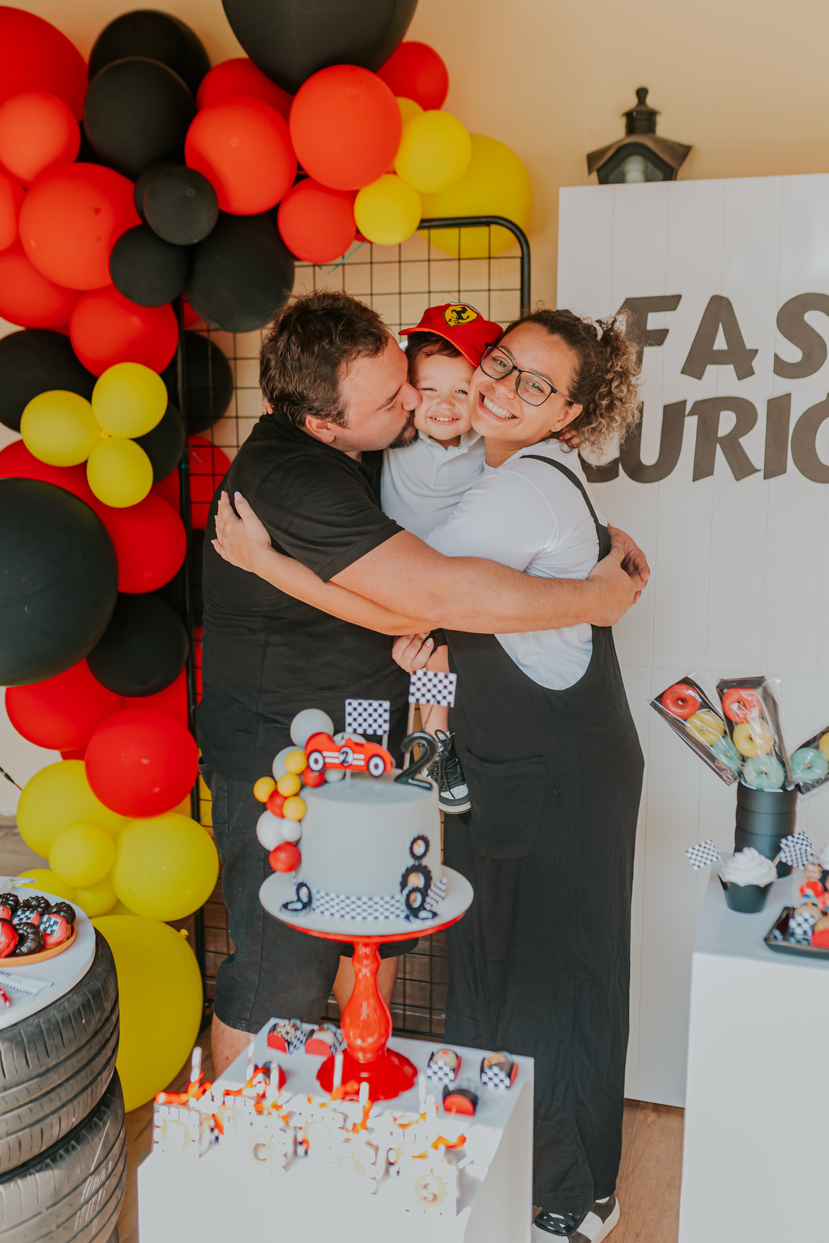 fotografia festa infantil Rio de Janeiro rj fotografa familia 2 anos Nicolas tema carros em casa 