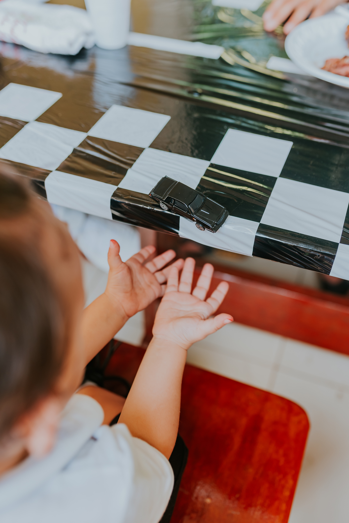 fotografia festa infantil Rio de Janeiro rj fotografa familia 2 anos Nicolas tema carros em casa 