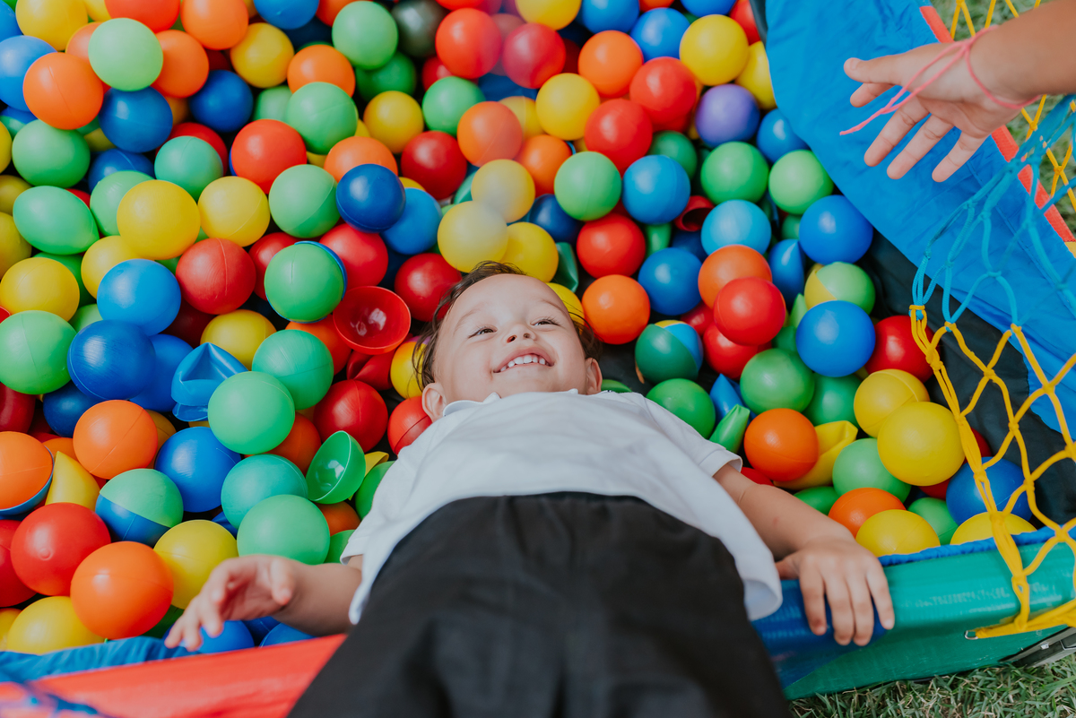 fotografia festa infantil Rio de Janeiro rj fotografa familia 2 anos Nicolas tema carros em casa 