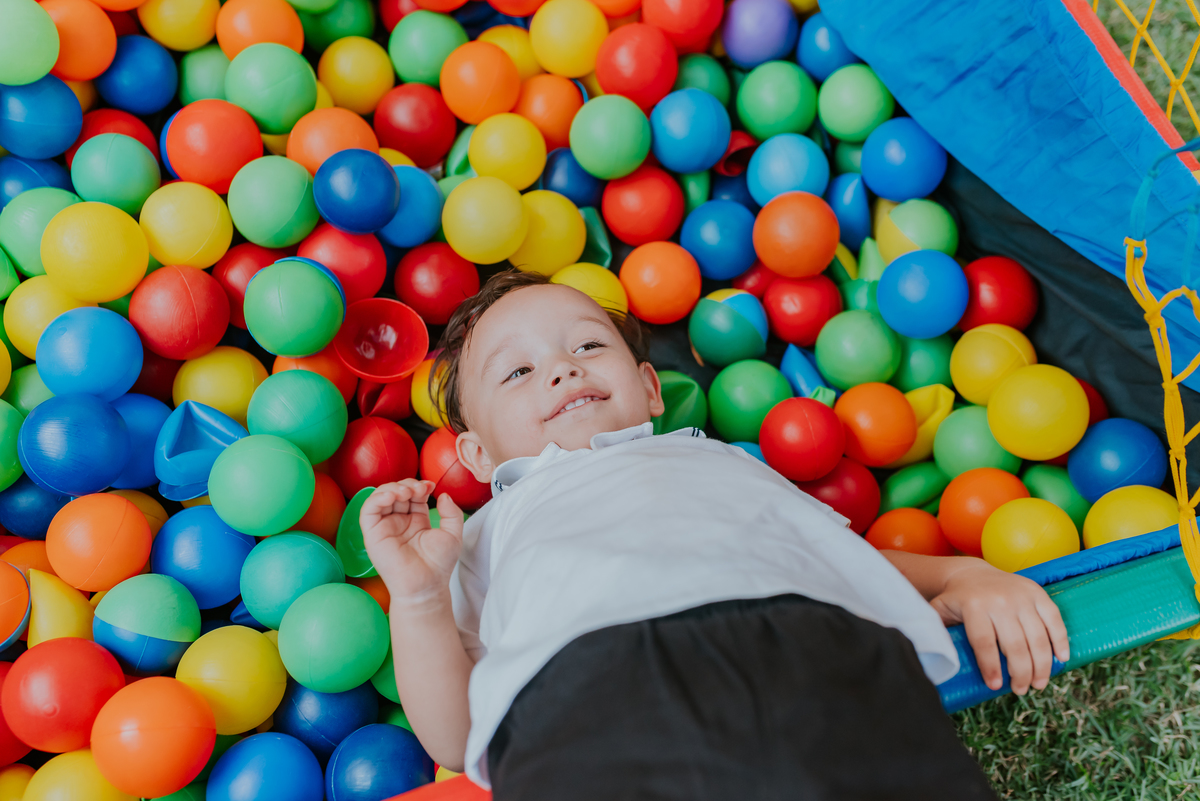 fotografia festa infantil Rio de Janeiro rj fotografa familia 2 anos Nicolas tema carros em casa 