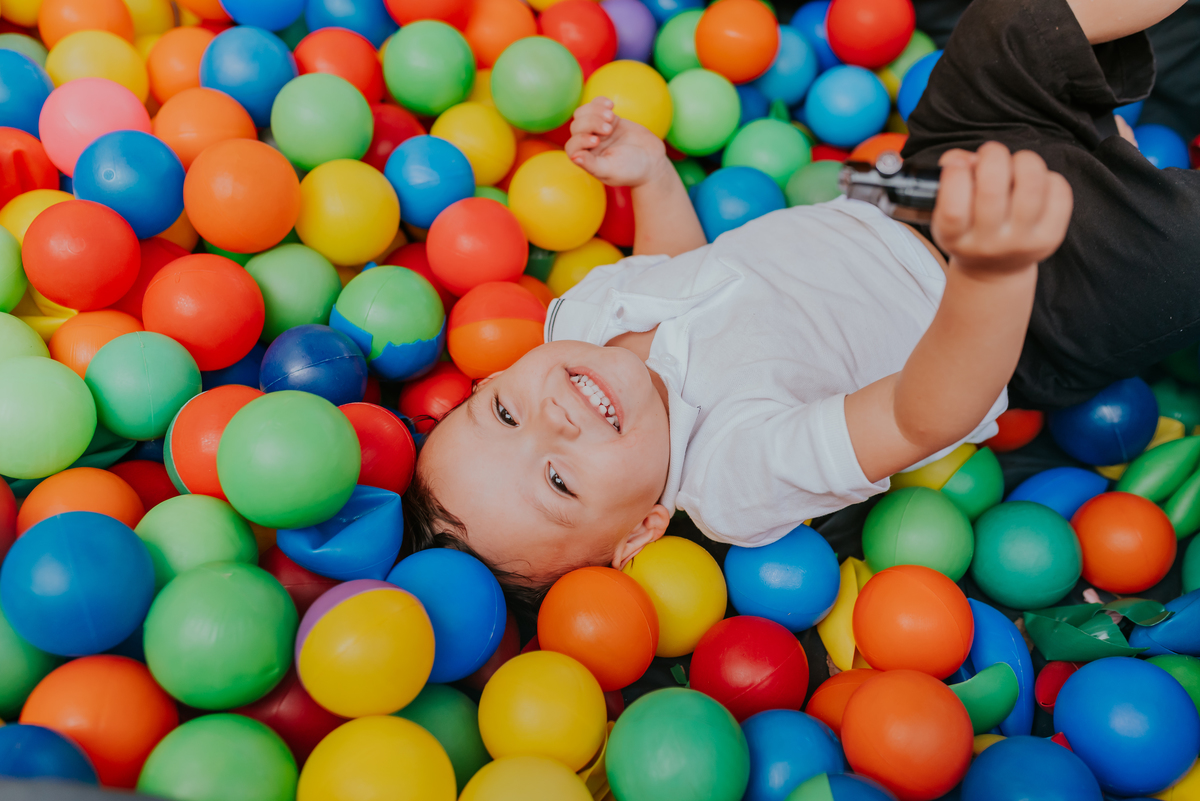 fotografia festa infantil Rio de Janeiro rj fotografa familia 2 anos Nicolas tema carros em casa 