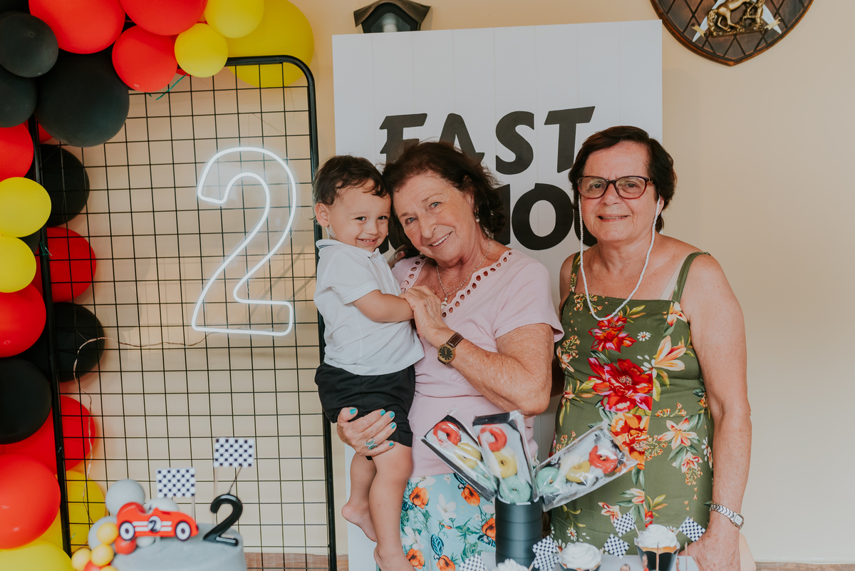 fotografia festa infantil Rio de Janeiro rj fotografa familia 2 anos Nicolas tema carros em casa 