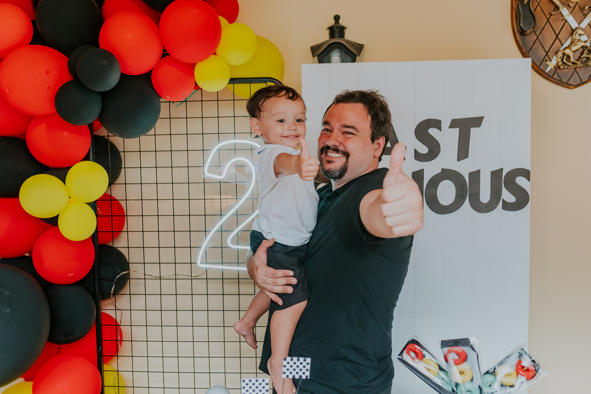 fotografia festa infantil Rio de Janeiro rj fotografa familia 2 anos Nicolas tema carros em casa 