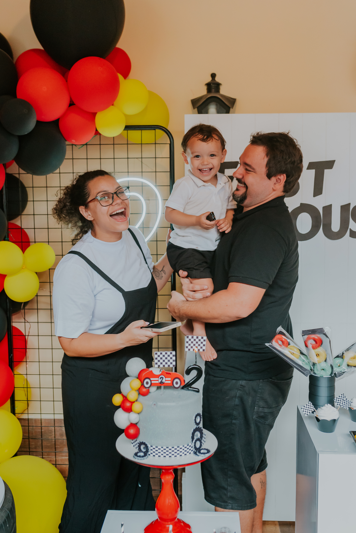fotografia festa infantil Rio de Janeiro rj fotografa familia 2 anos Nicolas tema carros em casa 