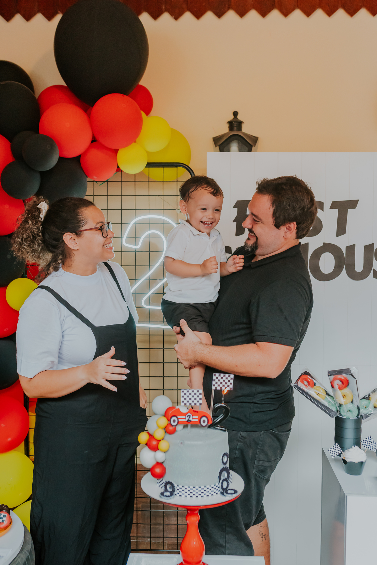fotografia festa infantil Rio de Janeiro rj fotografa familia 2 anos Nicolas tema carros em casa 
