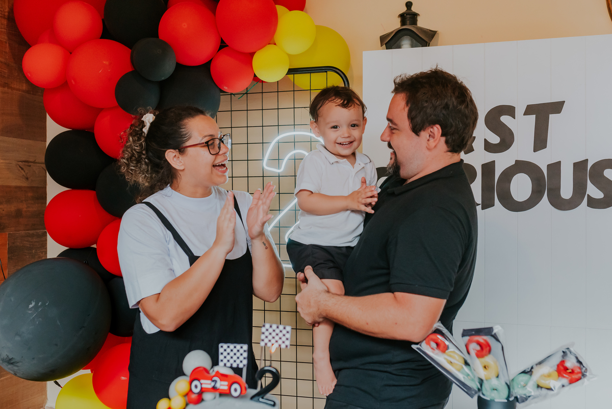 fotografia festa infantil Rio de Janeiro rj fotografa familia 2 anos Nicolas tema carros em casa 