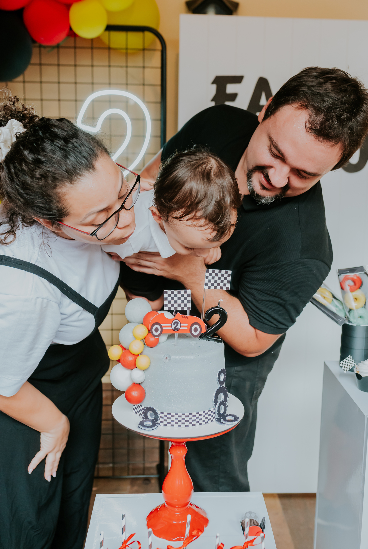 fotografia festa infantil Rio de Janeiro rj fotografa familia 2 anos Nicolas tema carros em casa 
