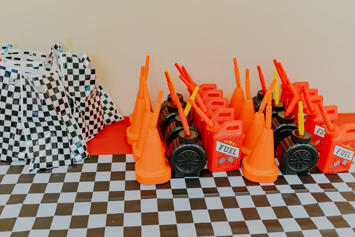 fotografia festa infantil Rio de Janeiro rj fotografa familia 2 anos Nicolas tema carros em casa 