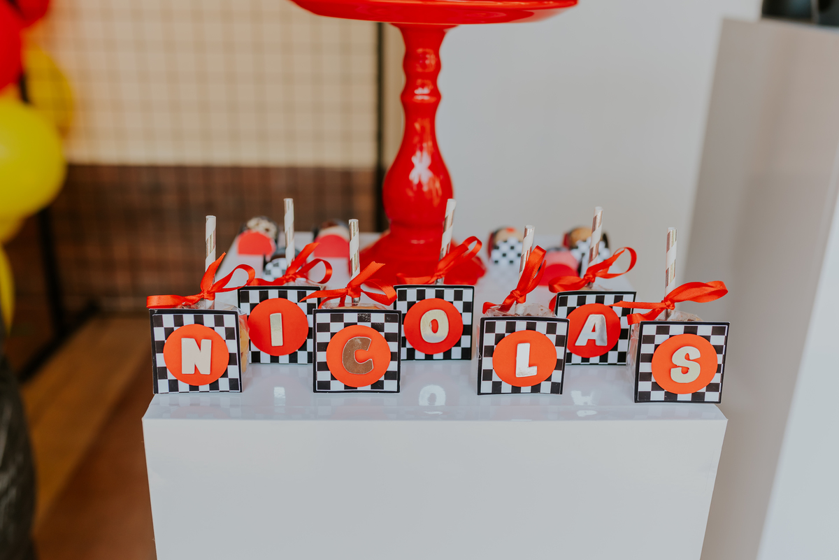 fotografia festa infantil Rio de Janeiro rj fotografa familia 2 anos Nicolas tema carros em casa 