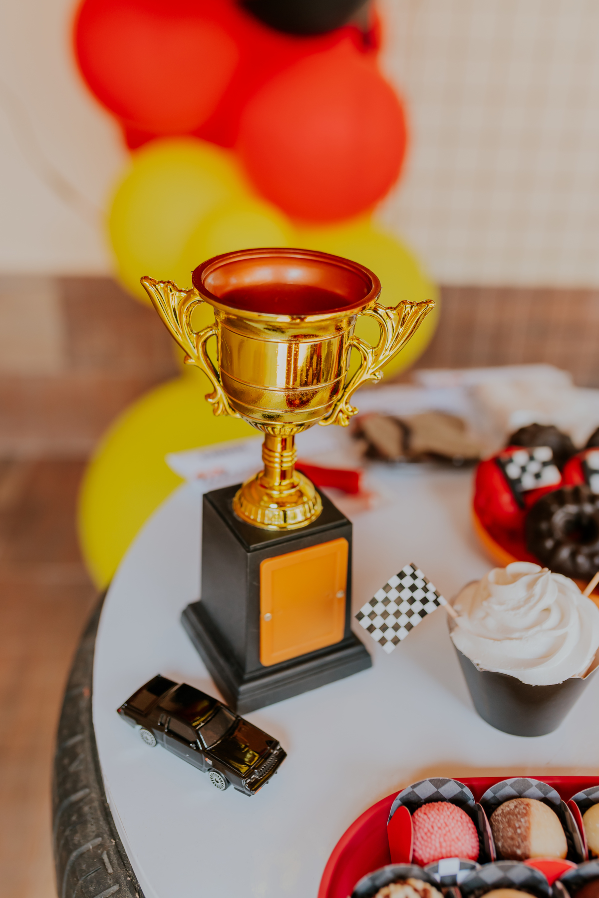 fotografia festa infantil Rio de Janeiro rj fotografa familia 2 anos Nicolas tema carros em casa 