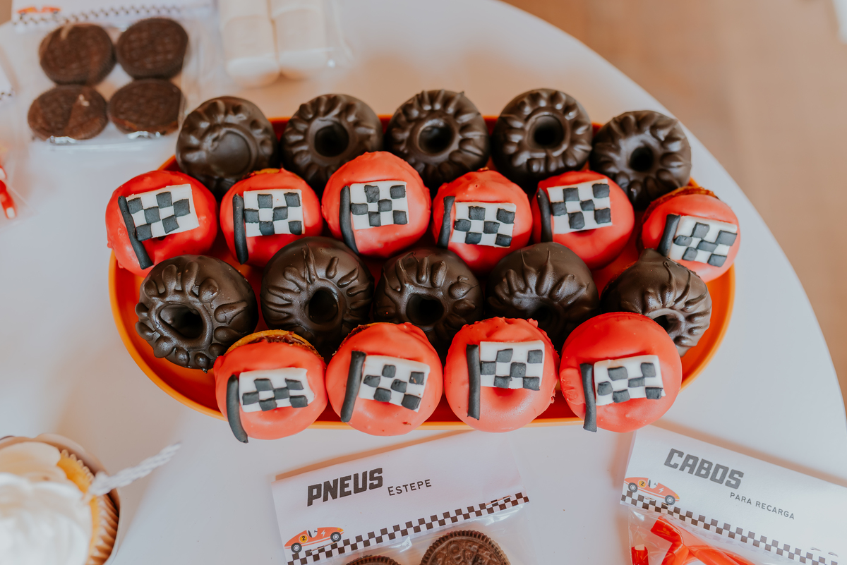 fotografia festa infantil Rio de Janeiro rj fotografa familia 2 anos Nicolas tema carros em casa 