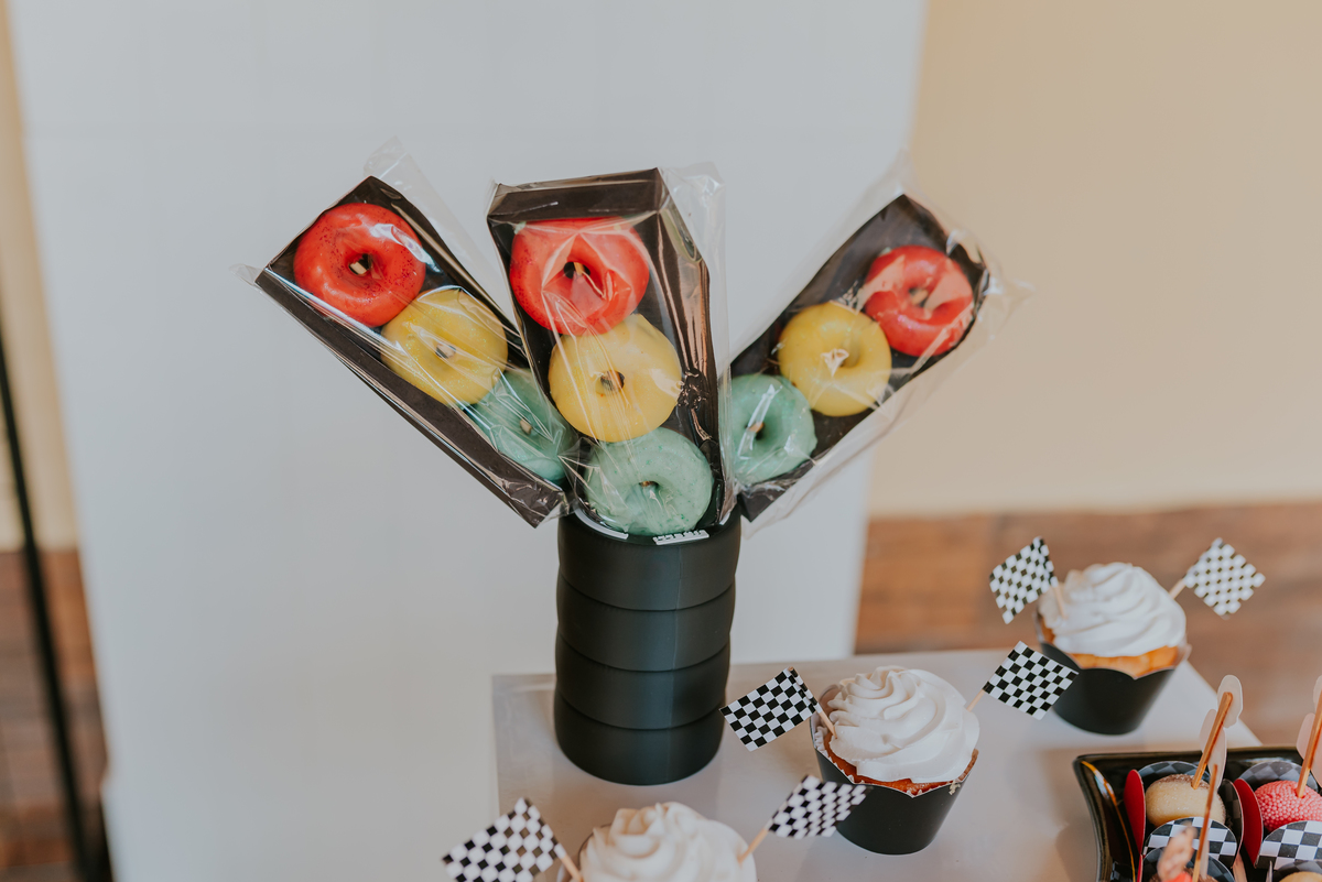 fotografia festa infantil Rio de Janeiro rj fotografa familia 2 anos Nicolas tema carros em casa 
