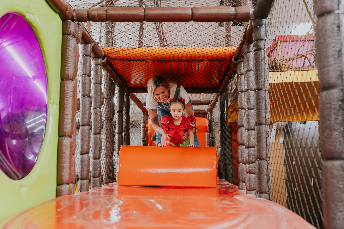 fotografa familia festa infantil 2 anos maria Julia casa de festas tik tak botafogo rio de janeiro rj fotografia tema chapeuzinho vermelho 