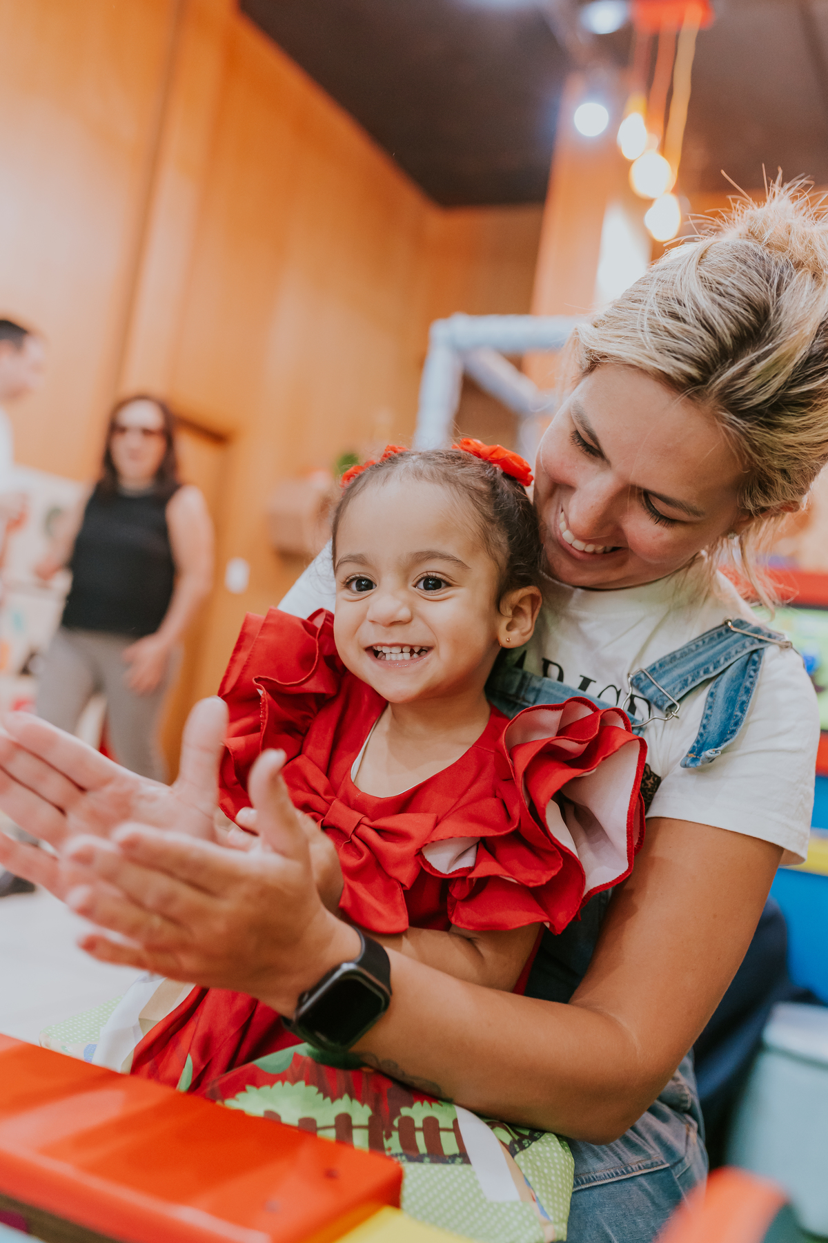 fotografa familia festa infantil 2 anos maria Julia casa de festas tik tak botafogo rio de janeiro rj fotografia tema chapeuzinho vermelho 